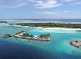 Oceán a pláž Maledivy