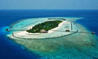 Komandoo Island Maldives resort Maledivy