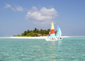 Holiday Island Resort, Maledivy