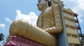 Nejvyšší sedící Buddha, Srí Lanka